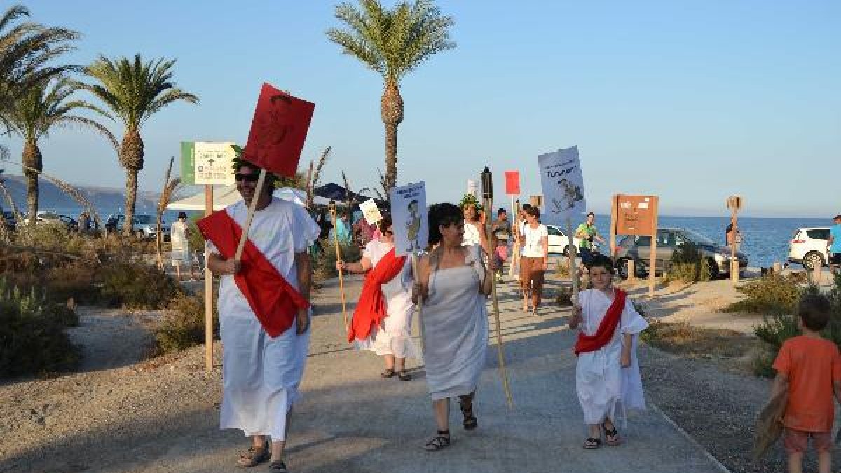 Los romanos desfilaron por el sendero Puerta Verde.e;clip:rect(