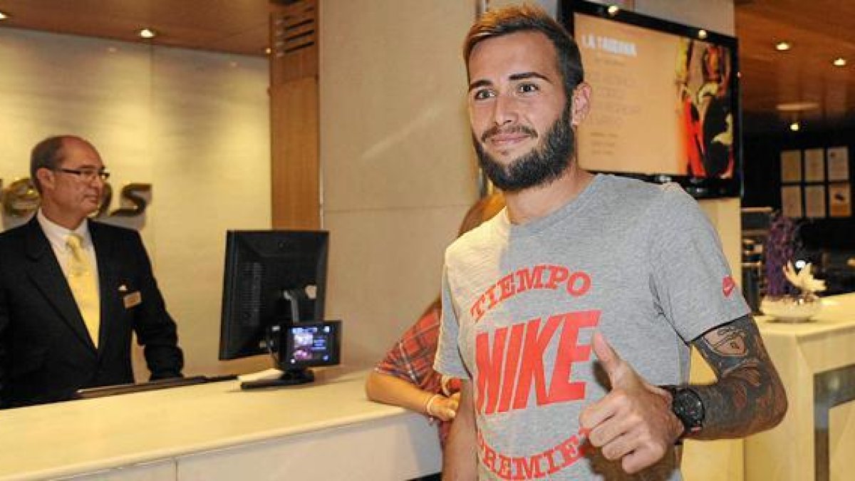Aleix Vidal a su llegada al Hotel Los Lebreros.