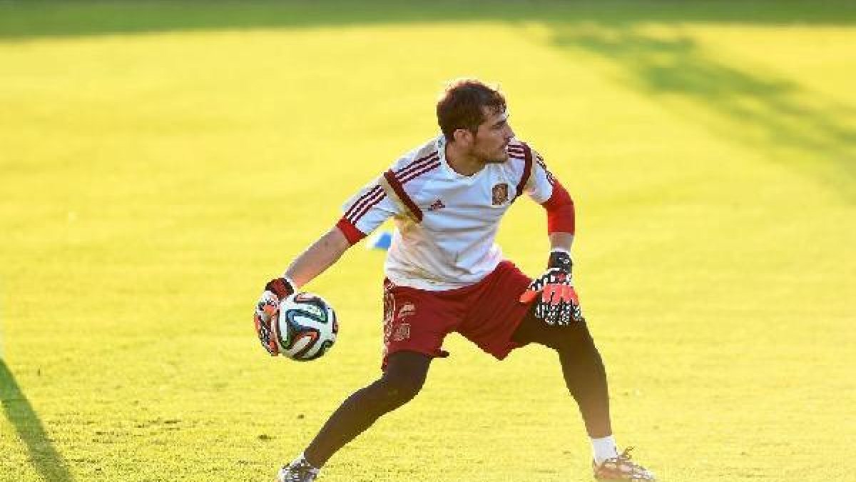Casillas, en un entrenamiento con La Roja.x,aut