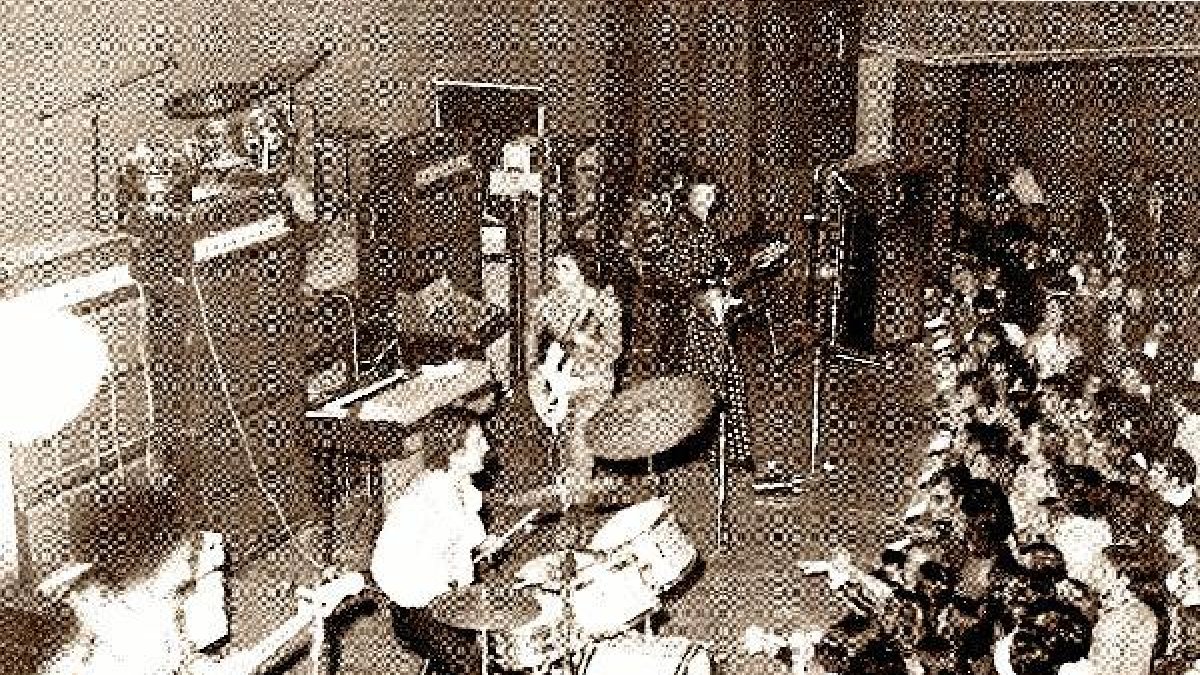 Eran artesanos, como los Beatles, los primeros conciertos fueron por los pueblos de la comarca.