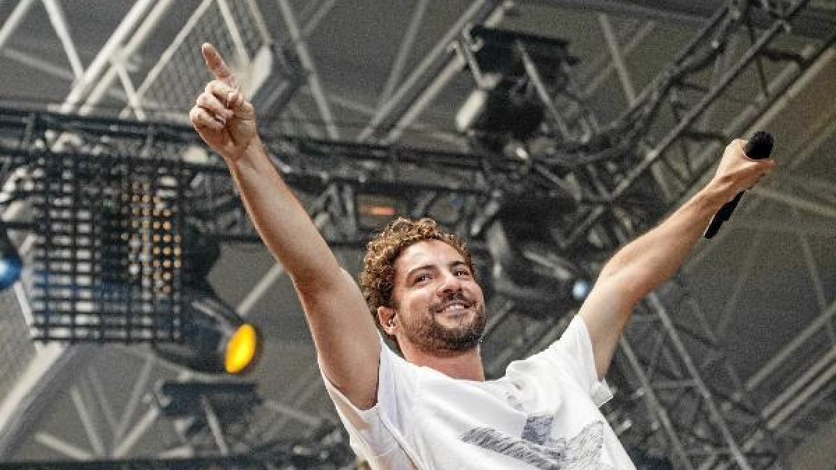 Bisbal durante el ensayo abierto al público de ayer.e;clip:rect