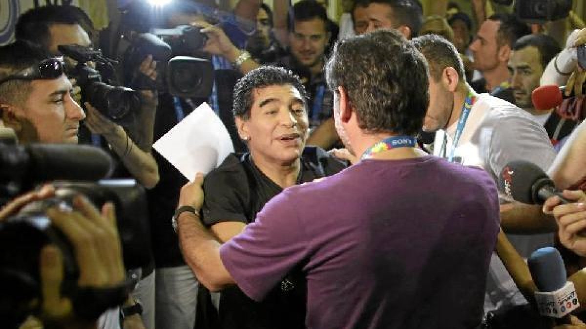 Maradona no ve bien a Casillas.o,469p