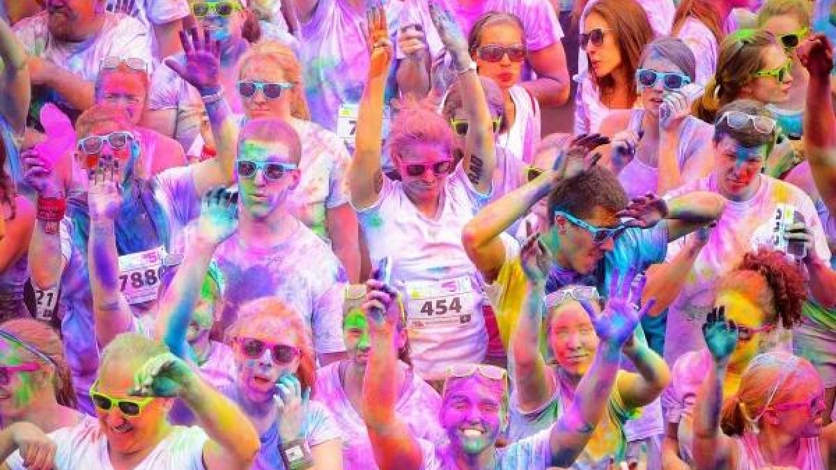 Una carrrera llena de color.o,469px);