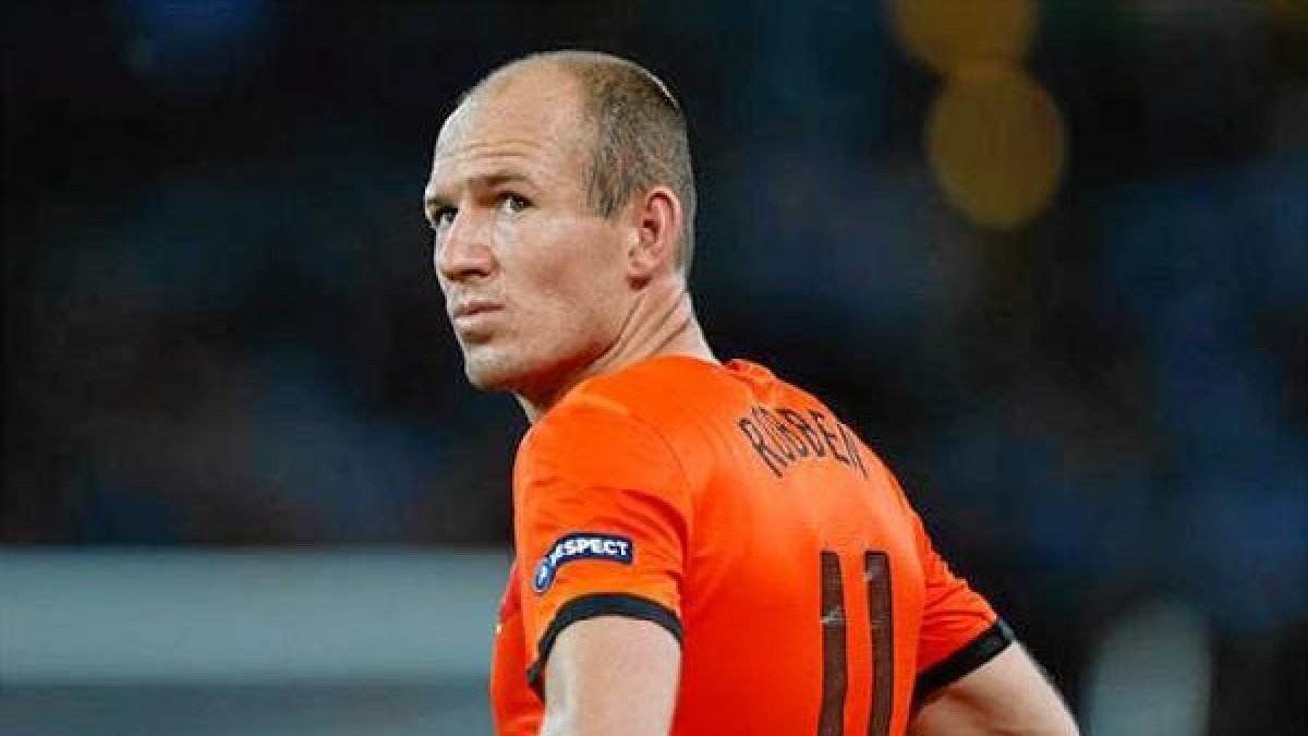 Arjen Robben no llevará a su familia a Brasil.x
