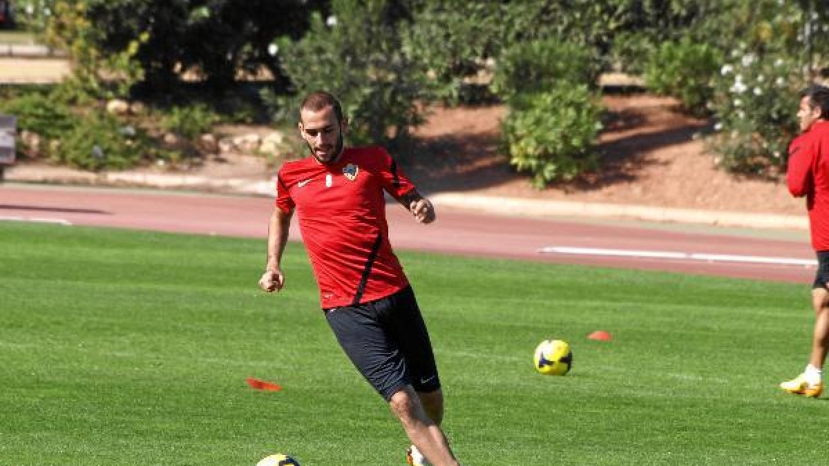 Aleix Vidal saldrá del Almería.o,469p