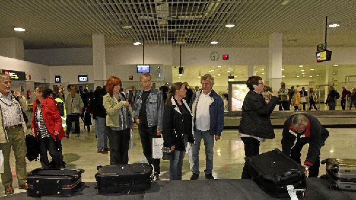 Llegada de turistas Aeropuerto de Almería x,aut