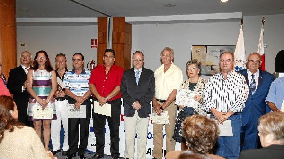 Donantes recibieron durante la asamblea diplomas y medallas. e;