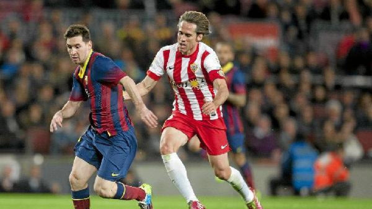 Leo Messi junto a Corona en el camp Nou.x,auto,