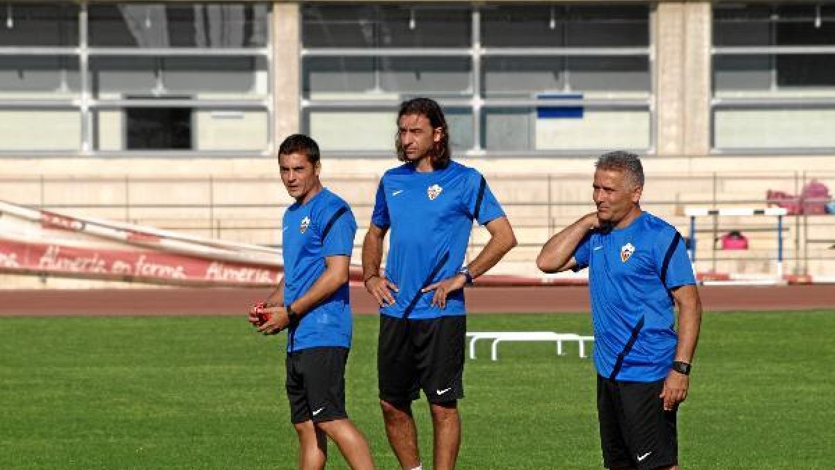 Francisco, Jaime y Pepe Morales en el campo Anexo.e;clip:rect(4