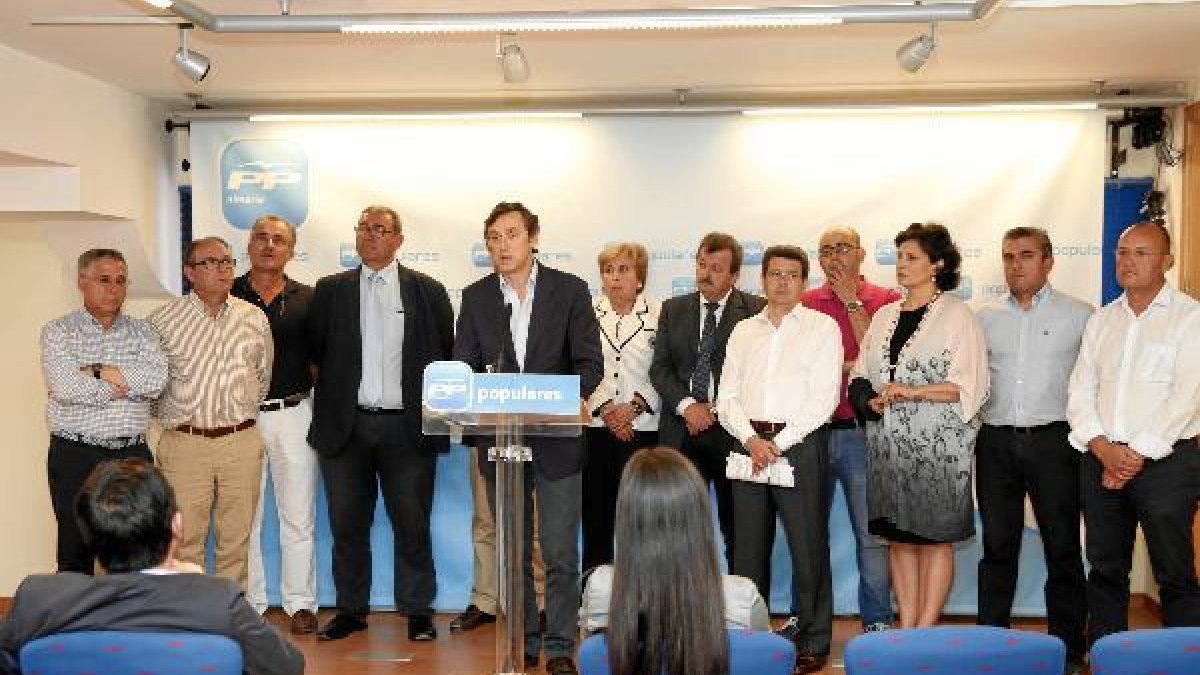 Rafael Hernando, alcaldes y otros cargos del PP