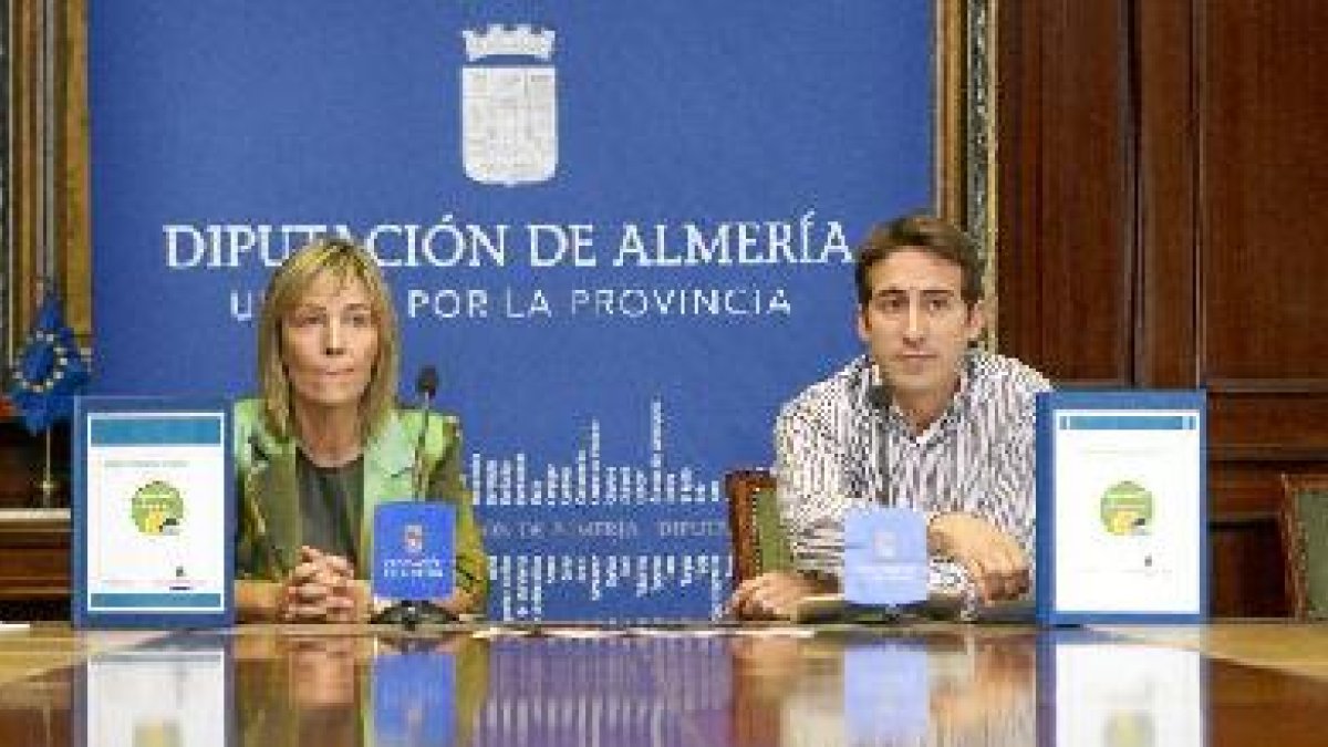 Inmaculada Felices y Óscar Liria, ayer en Diputación.e;clip:rec