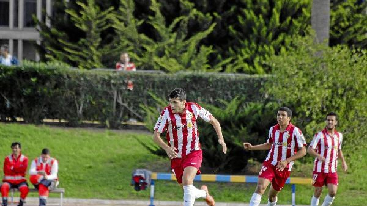 Ivi deja de pertenecer al Almería.o,4