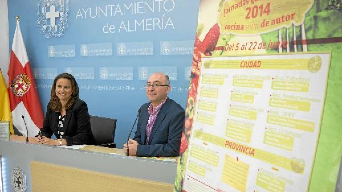 Presentación de las Jornadas ayer lunes, con Isabel Fernández y Diego García. tyle>.apqj{p