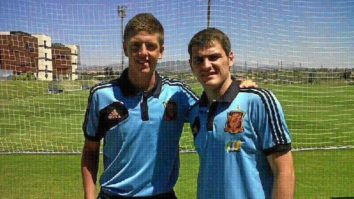 Carlos Marín en Las Rozas con Iker Casillas.x,a