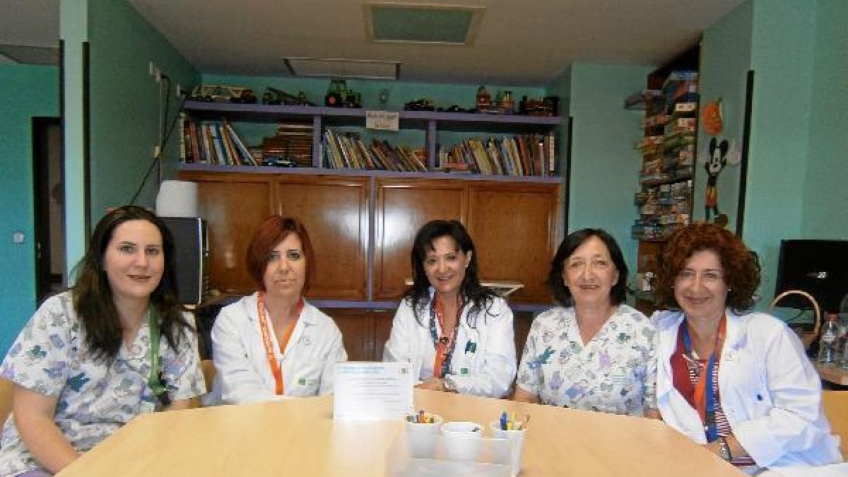 Isa Hernández, Elena Romero, Ana Belén Gutiérrez, Rosa Benítez, Inmaculada García y Ana Rodríguez </