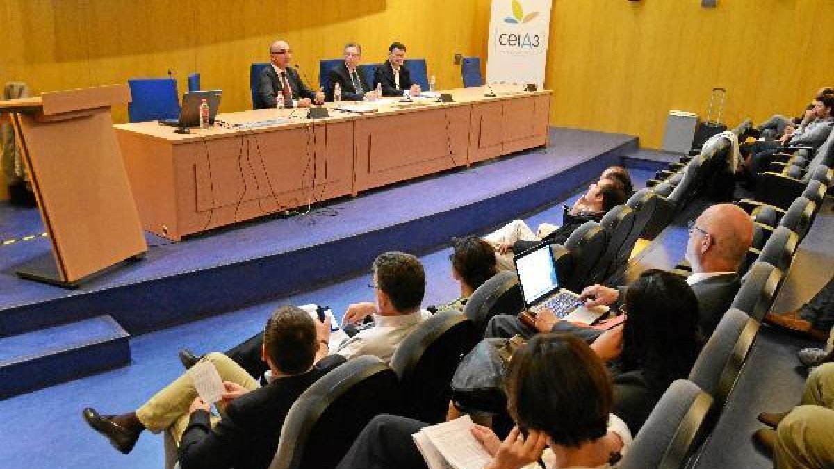 Una imagen de la intervención de García Azcáratee;clip:rect(469