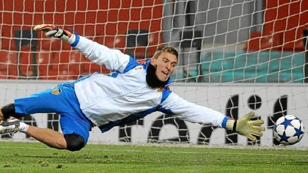 Vicente Guaita es otra opción para la meta almeriense.e;clip:re