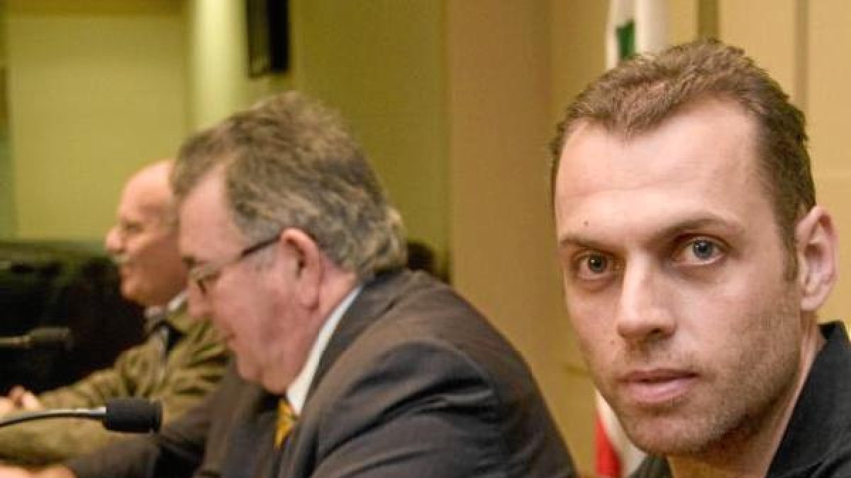 Carlos Carreño se va a Cai Teruel.o,4