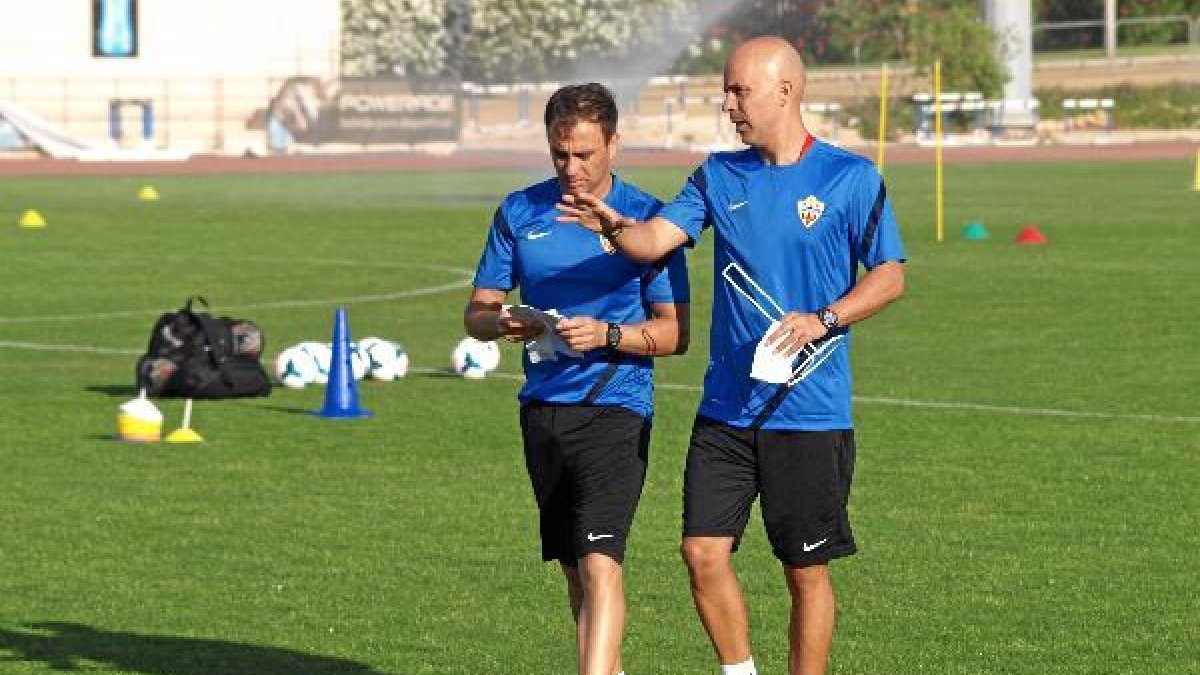 Sergio Pardo (derecha), será el preparador físico.e;clip:rect(4