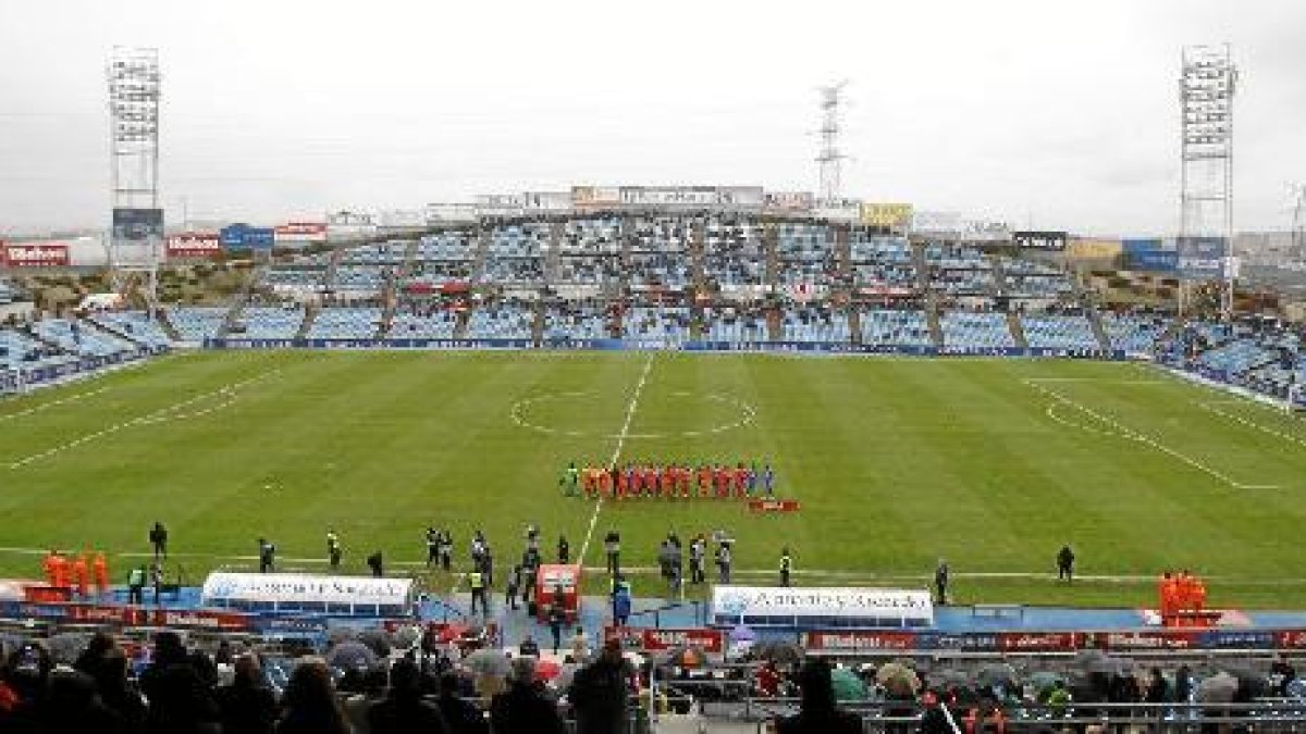 El Getafe sigue su particular lucha contra las butacas vacías.e