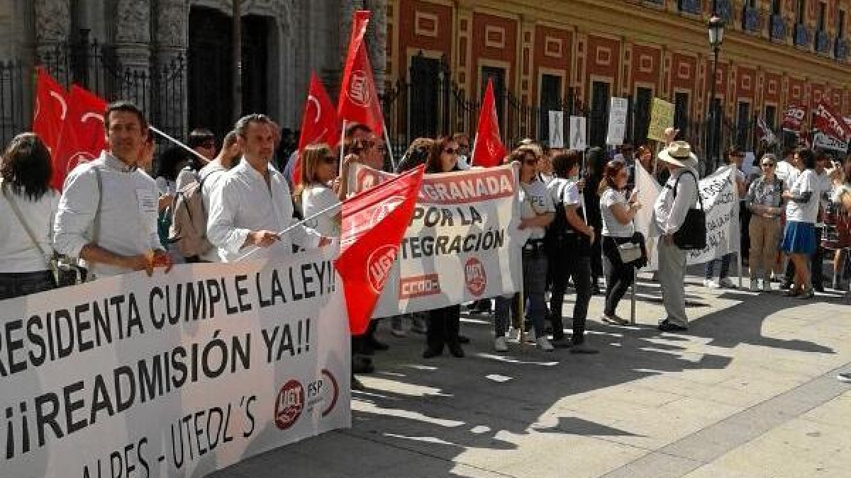 Protesta de Alpes ante el Palacio de San Telmo, en Sevilla, el pasado viernes.tyle>.apqj{p