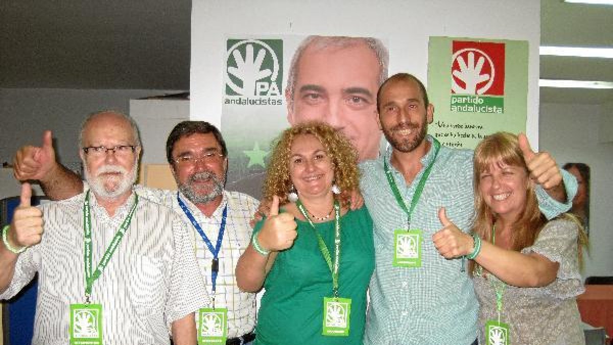 Los almerienses del PA celebrando sus resultados.e;clip:rect(46