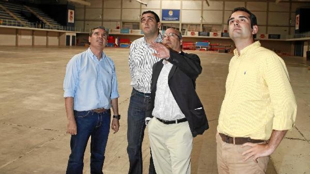 Visita al Palacio de los Juegos Mediterráneos, esta mañana.e;cl