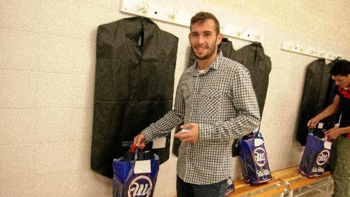 Aleix Vidal prepara la maleta para cambiar de airese;clip:rect(