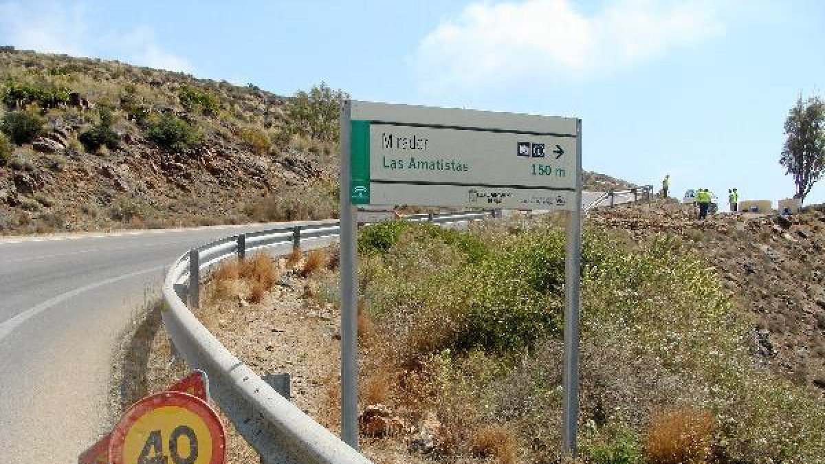 Vista del sendero que lleva al mirador.x,auto,a