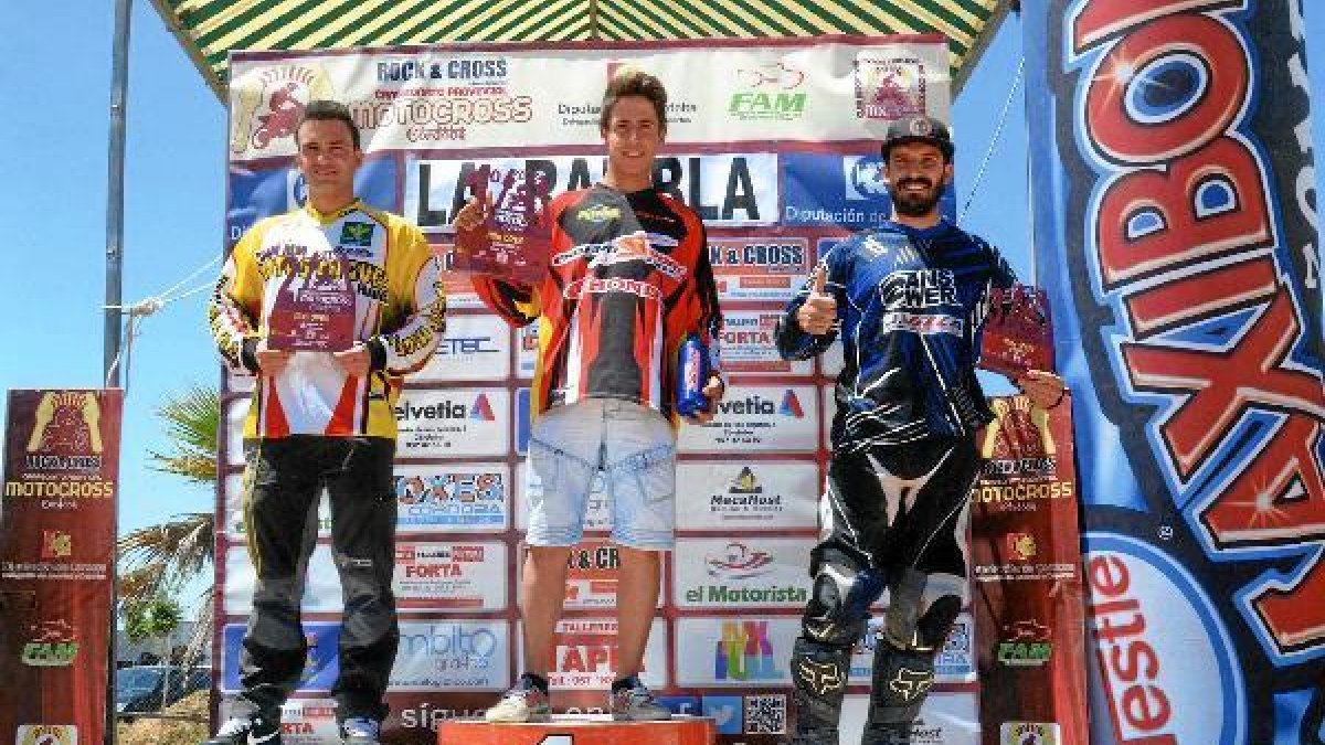 Triunfo del almeriense.o,469px);}