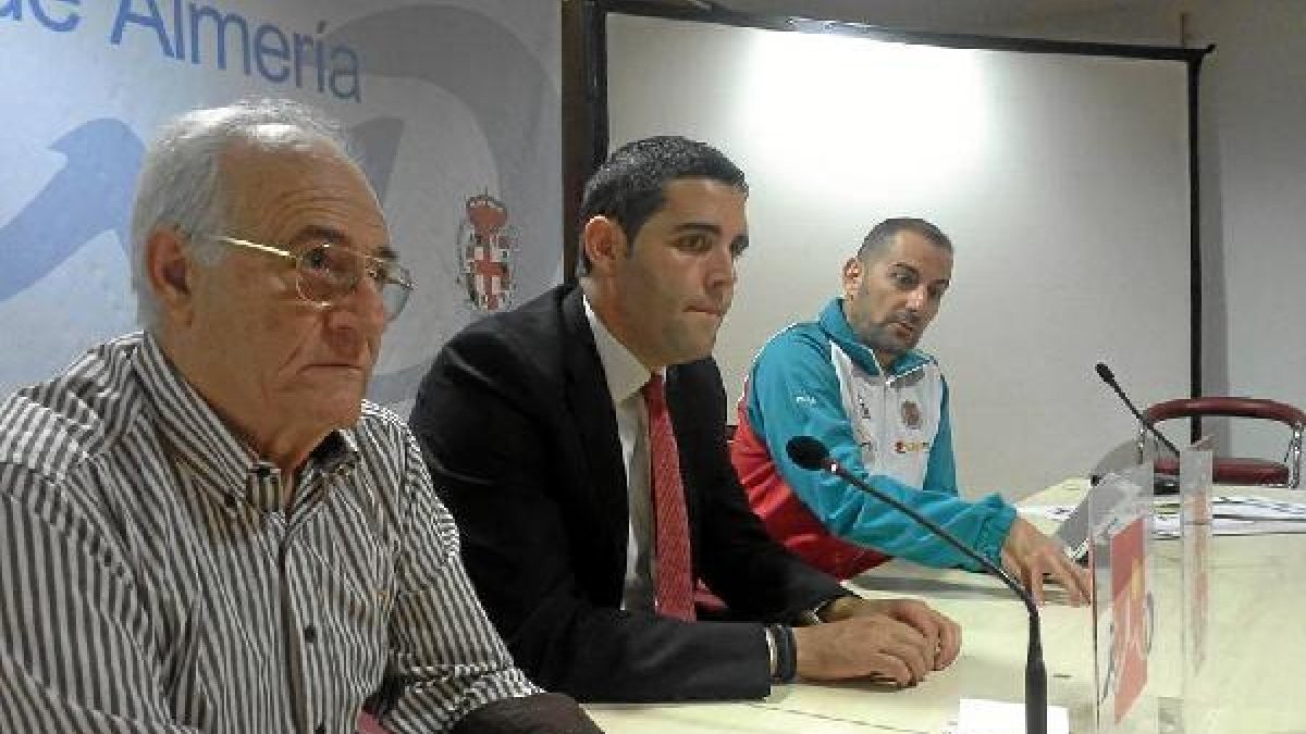 Acto de presentacióno,469px);}