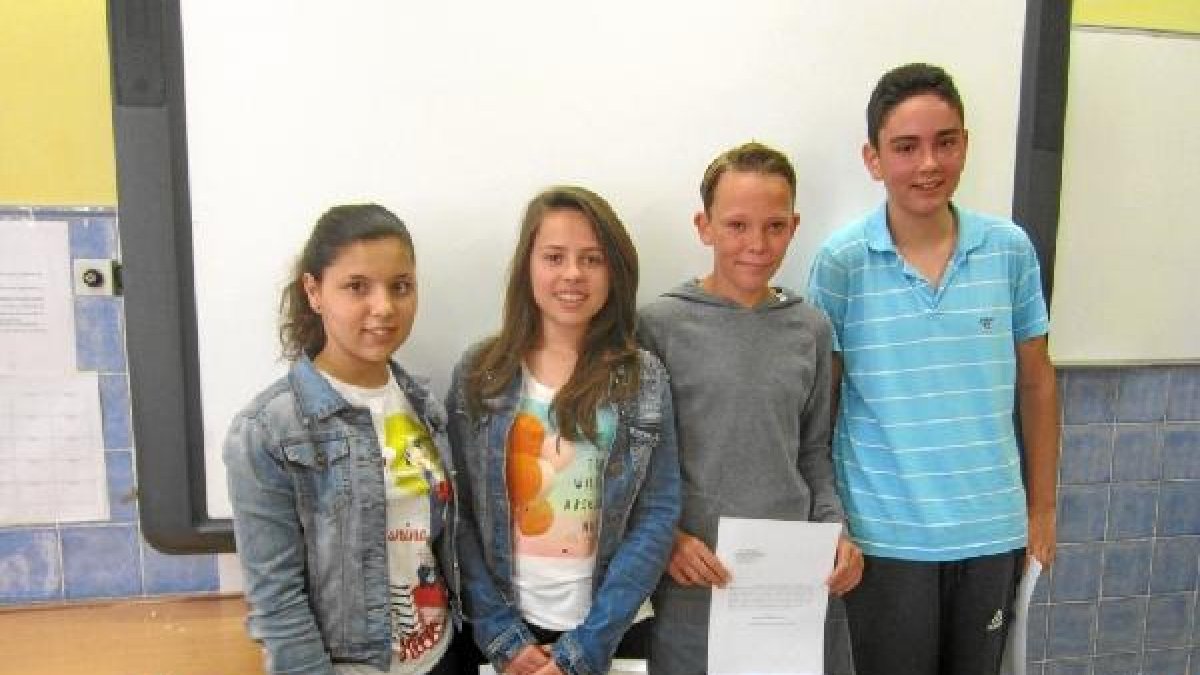 talentos María, Sofía, Johan y Francisco,premiados.e;clip:rect(