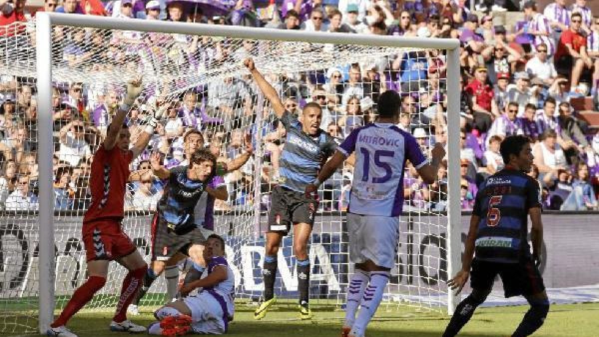 Instante del gol del Granada.o,469px)