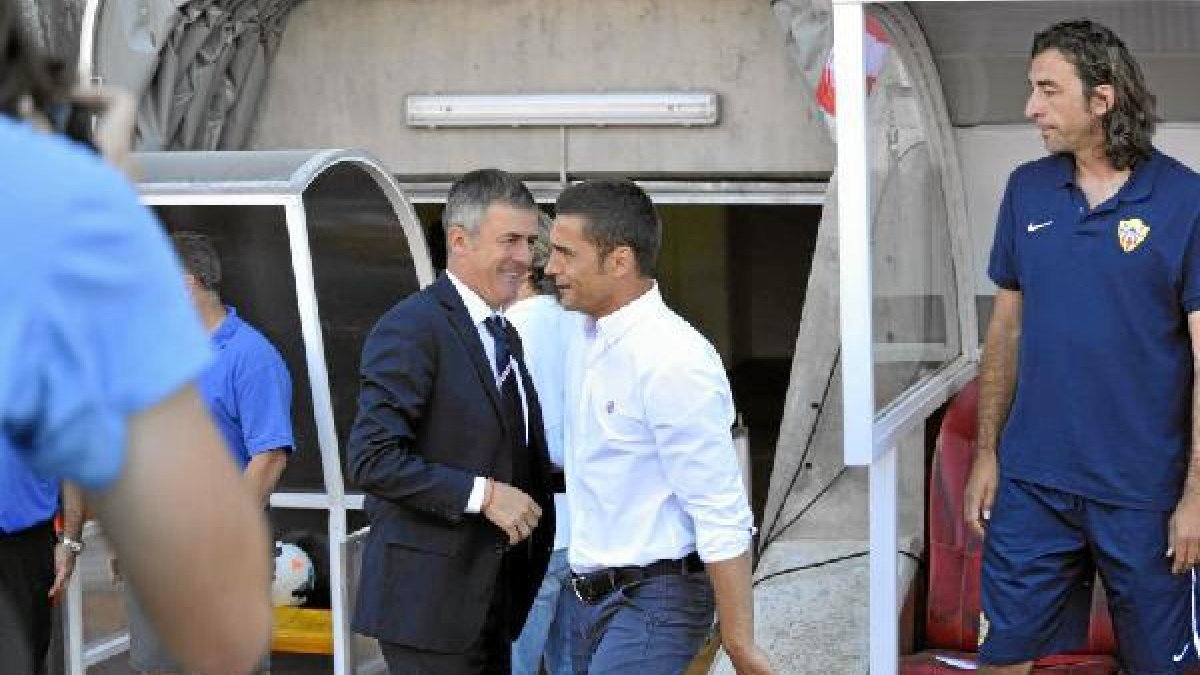 Lucas Alcaraz y Franciscoo,469px);}</