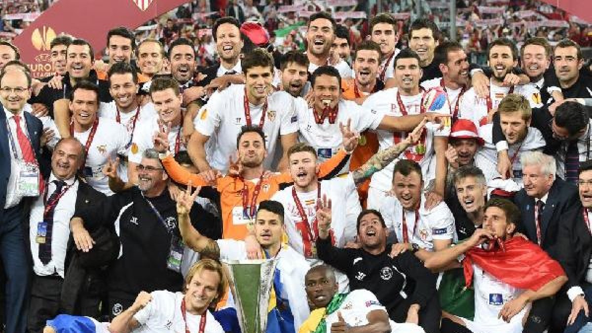 Celebración hispalense.o,469px);}