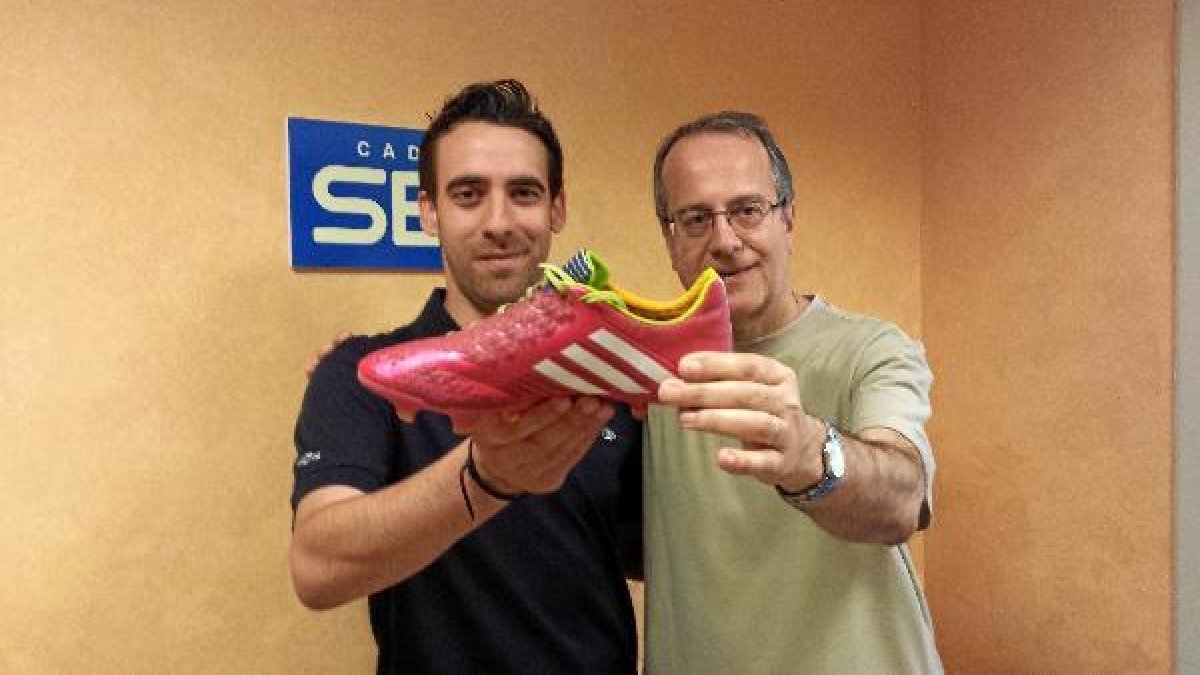 La bota derecha de Corona en el Estudio 1 de la Cadena SER.e;cl