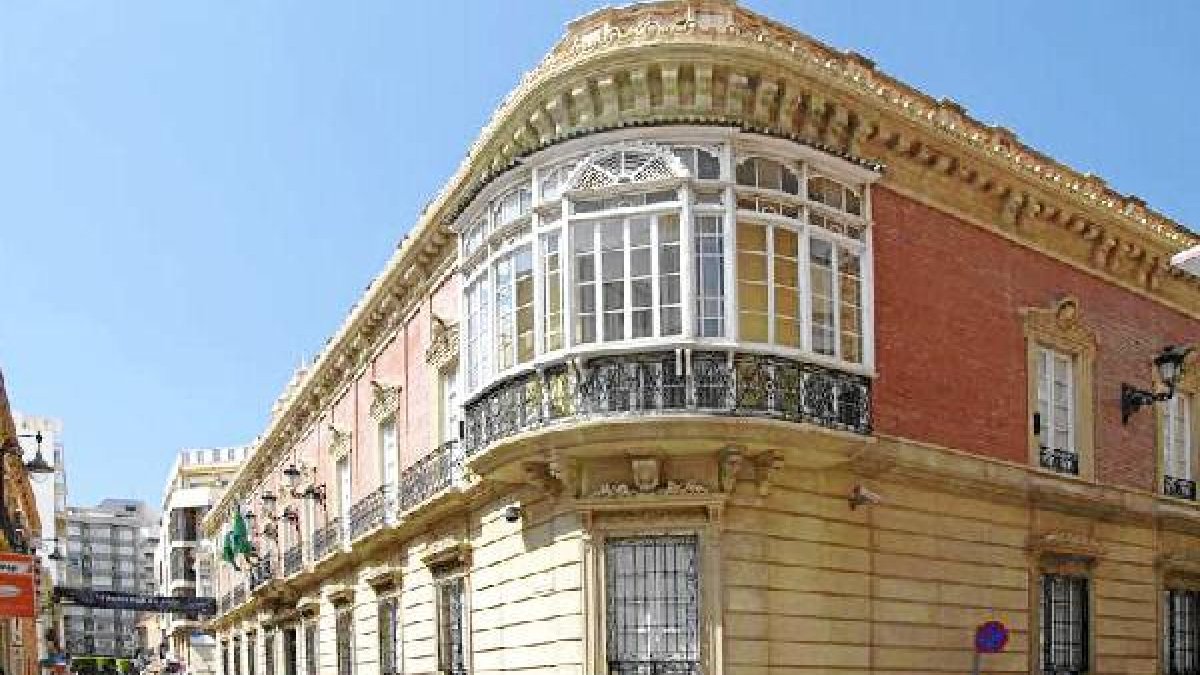 Palacio de la Diputación Provincial de Almería. e;clip:rect(469