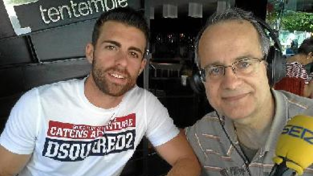 Disfrutó con Tony Fernándezo,469px);}