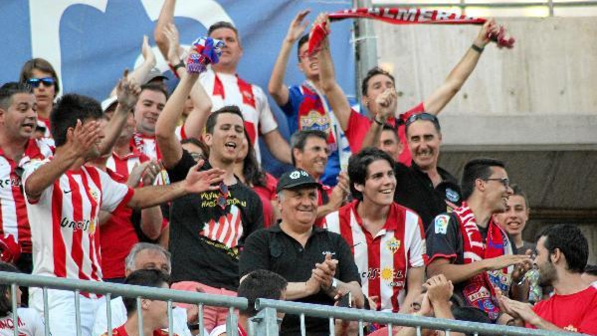 Alfonso García, en la grada de Los Cármenesx,au