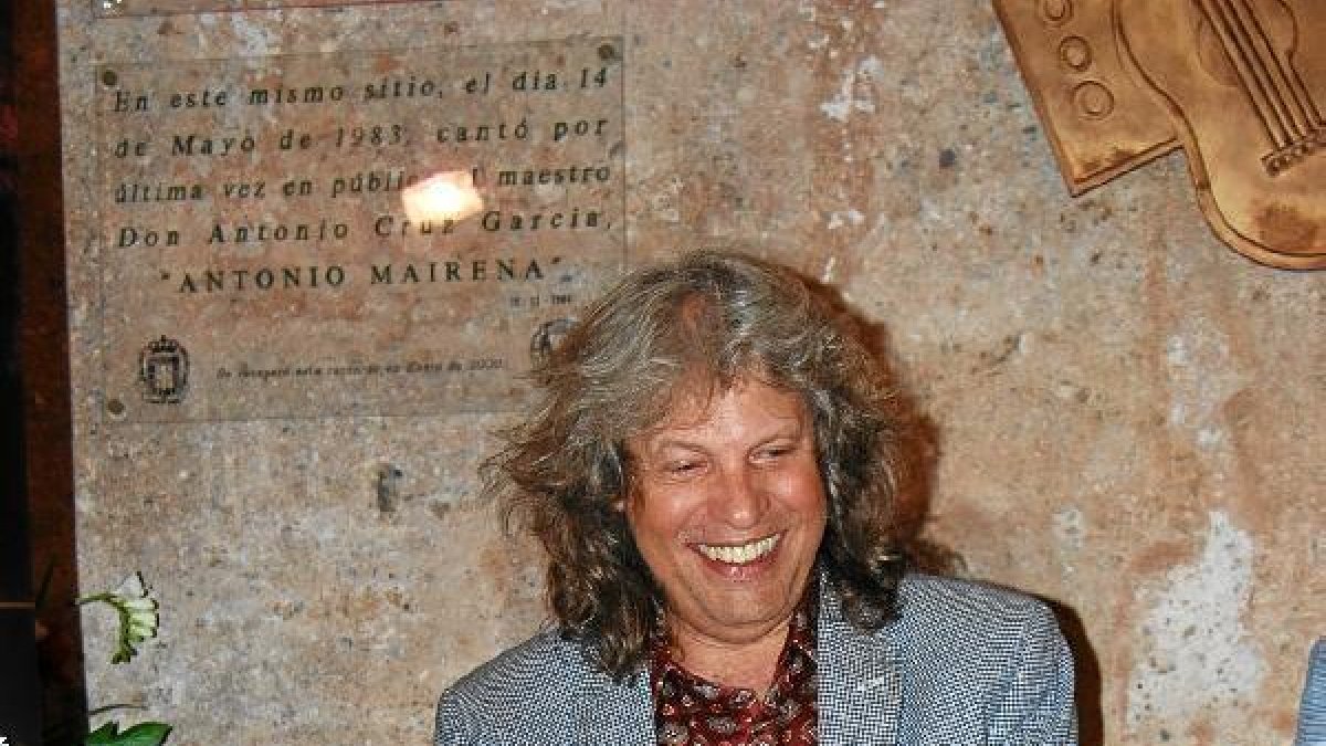 Trofeo al mejor artista del cincuentenario.x,au