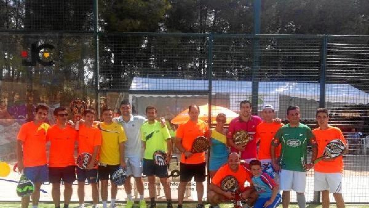 El número uno del mundo, el cuarto por la derechae;clip:rect(46