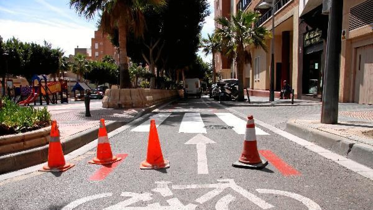 Imagen de un carril bici.o,469px);}</