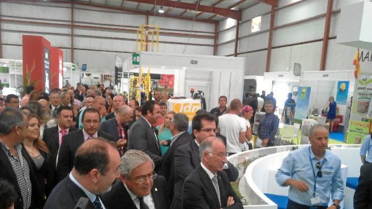 Recorrido inaugural por la feria nijareñax,auto