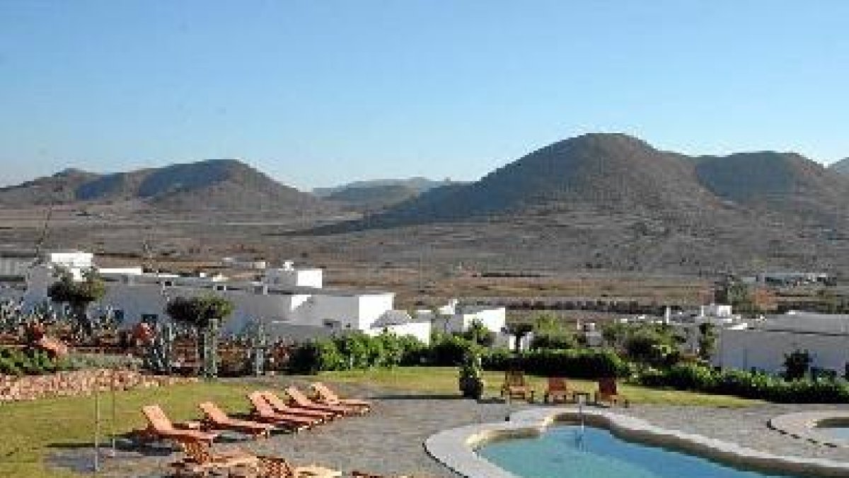 En Almería, los hoteles que cierran durante el invierno rondan el 55 por ciento.tyle>.apqj
