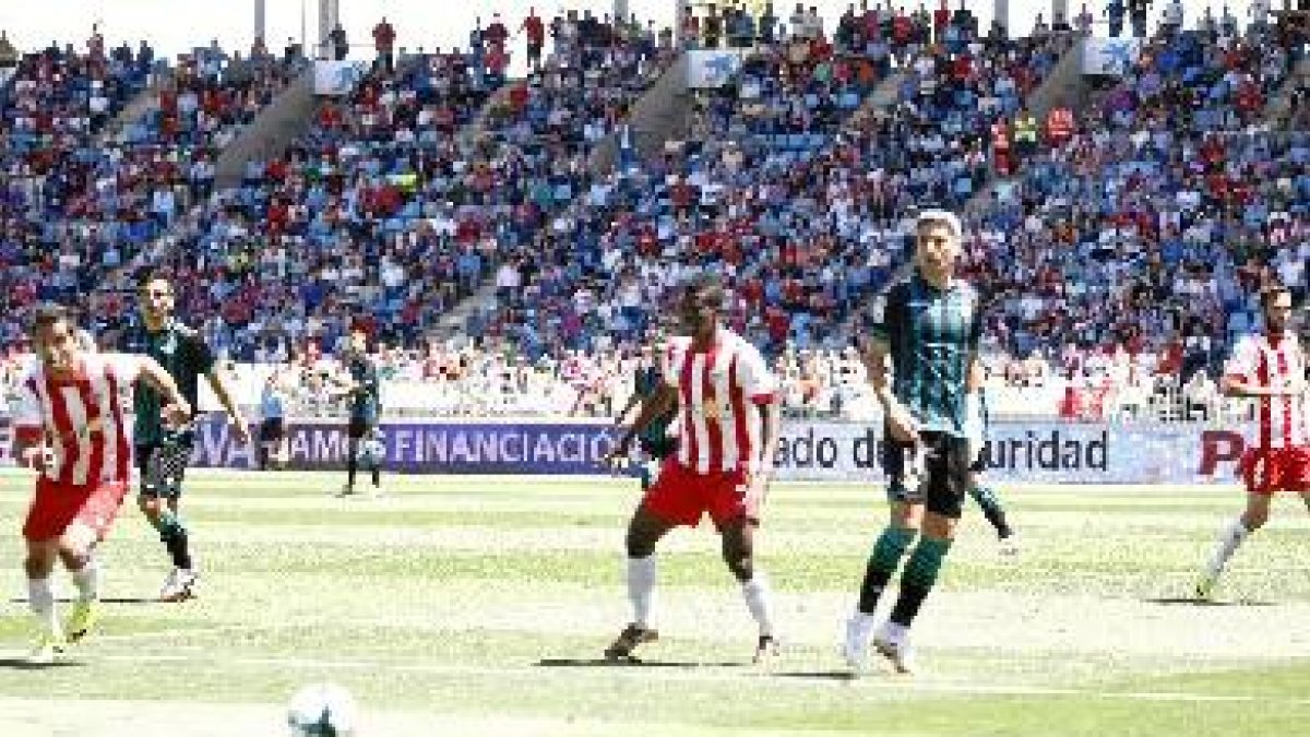 Salva Sevilla jugó y celebró como bético al no tener ningún pasado rojiblanco.tyle>.apqj{p