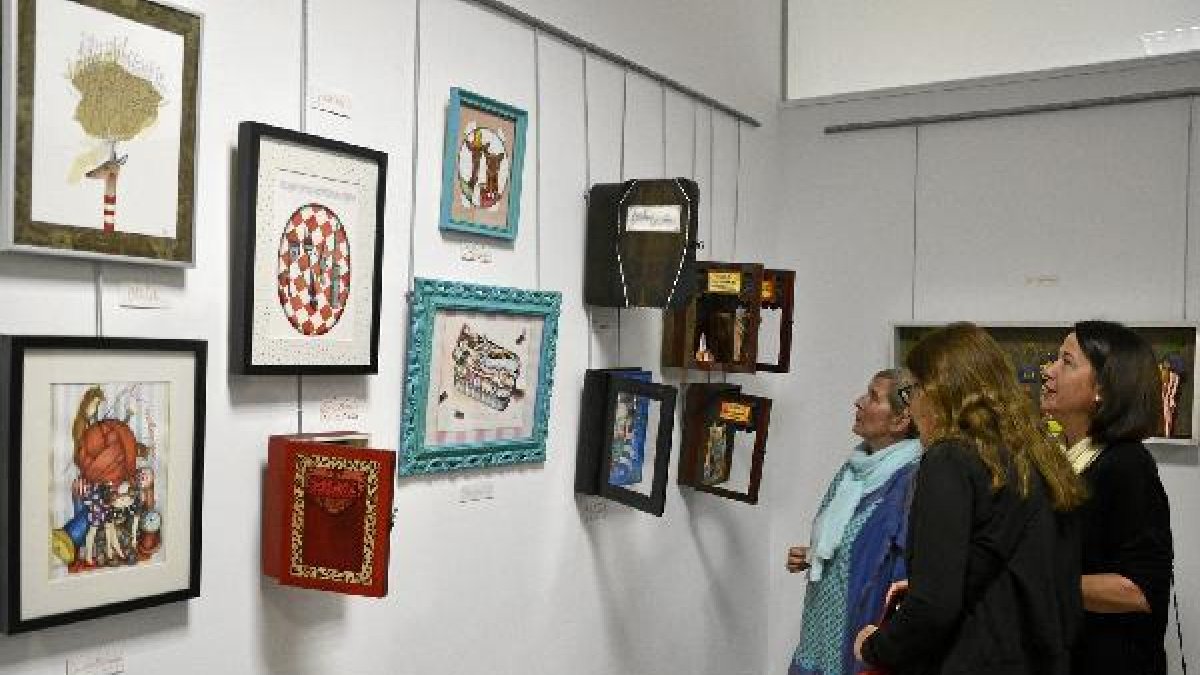 Algunos de los artistas invitados a la inauguración.e;clip:rect