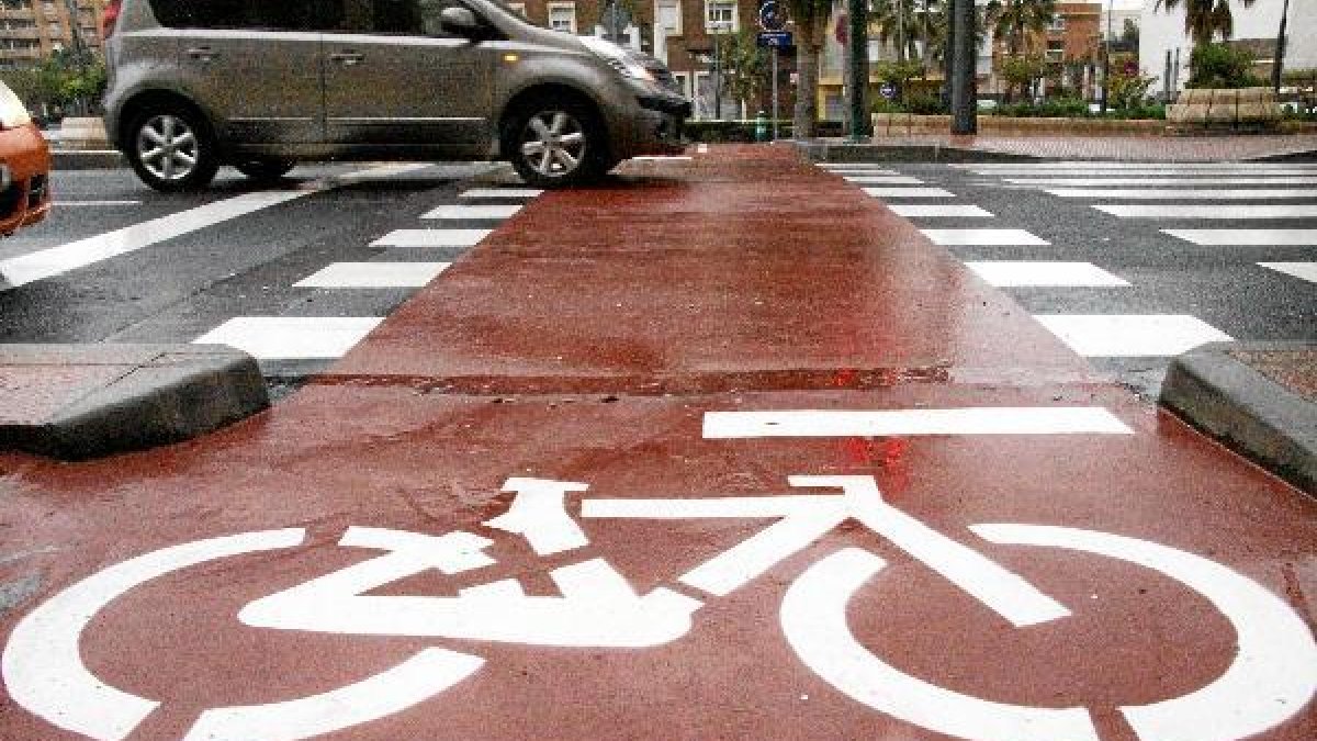 Carril bici en una de las calles de la capital. e;clip:rect(469