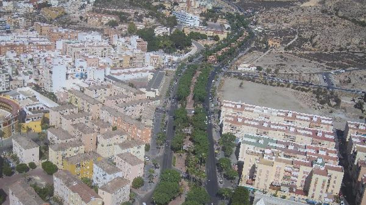 Imagen aérea de la zona en la que se va a urbanizar (parte alta a la derecha).tyle>.apqj{p