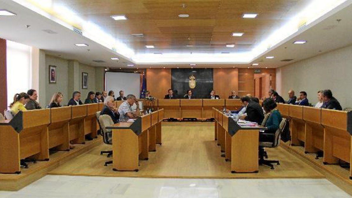 Imagen de la sesión plenaria celebrada ayer en el Ayuntamiento.