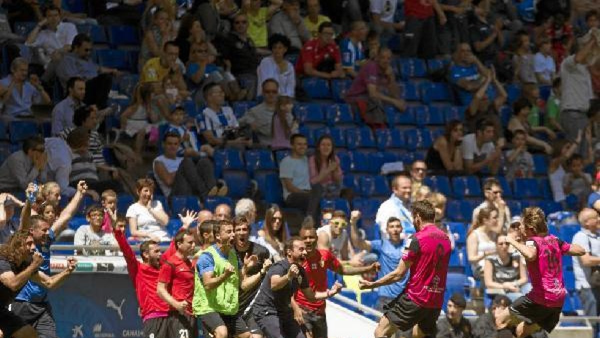 La imagen de la victoriao,469px);}